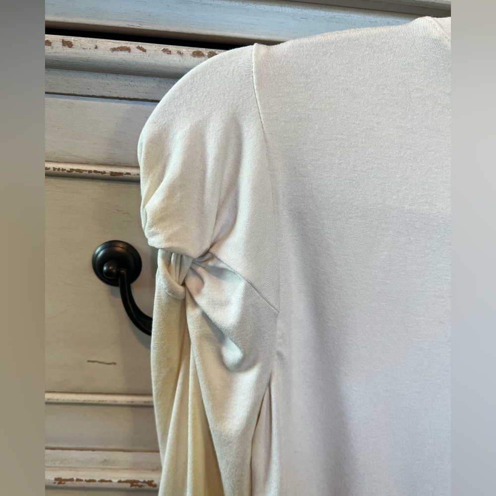 Frame Denim Twisted Sleeve Long Sleeve Top Off White. Size XS. - Picture 11 of 12